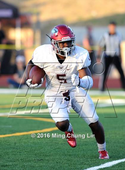 Thumbnail 2 in St. Joseph's Prep vs. Oaks Christian (Honor Bowl) photogallery.