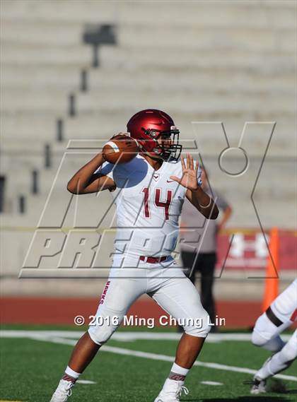 Thumbnail 2 in St. Joseph's Prep vs. Oaks Christian (Honor Bowl) photogallery.