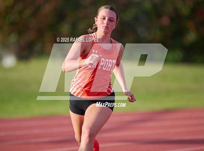 Thumbnail 3 in Panther Relays (200M) photogallery.