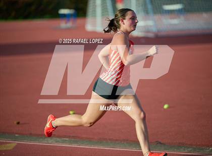Thumbnail 2 in Panther Relays (200M) photogallery.