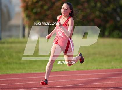 Thumbnail 3 in Panther Relays (200M) photogallery.