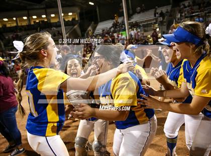 Thumbnail 1 in Sahuarita vs. Winslow (AIA 3A Final) photogallery.
