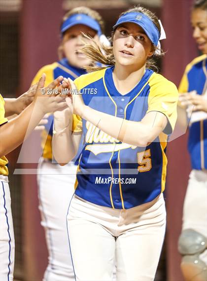 Thumbnail 1 in Sahuarita vs. Winslow (AIA 3A Final) photogallery.