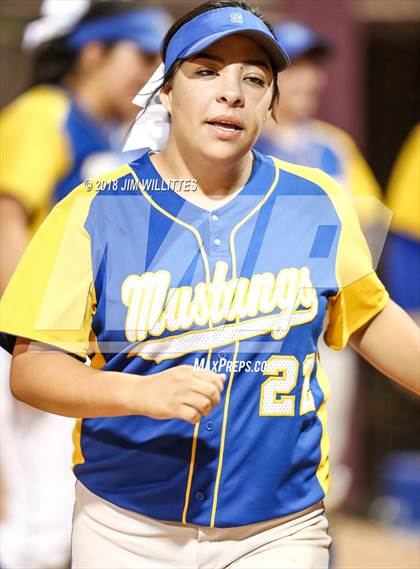 Thumbnail 3 in Sahuarita vs. Winslow (AIA 3A Final) photogallery.