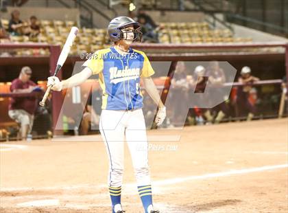 Thumbnail 2 in Sahuarita vs. Winslow (AIA 3A Final) photogallery.