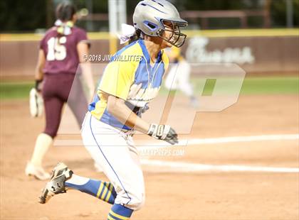Thumbnail 1 in Sahuarita vs. Winslow (AIA 3A Final) photogallery.