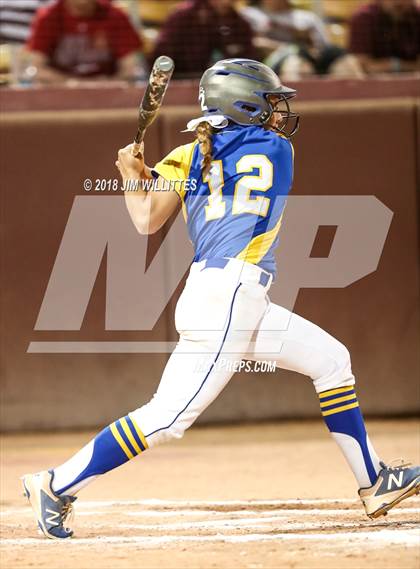 Thumbnail 2 in Sahuarita vs. Winslow (AIA 3A Final) photogallery.