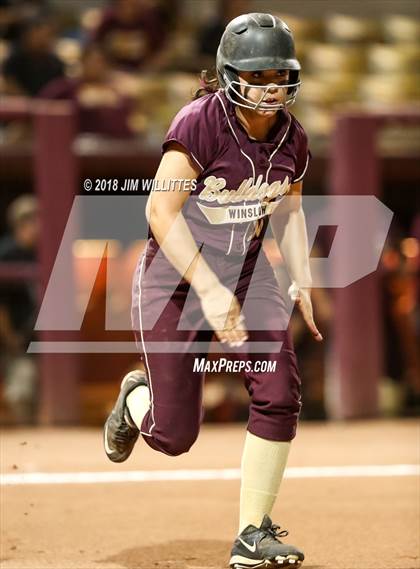 Thumbnail 1 in Sahuarita vs. Winslow (AIA 3A Final) photogallery.