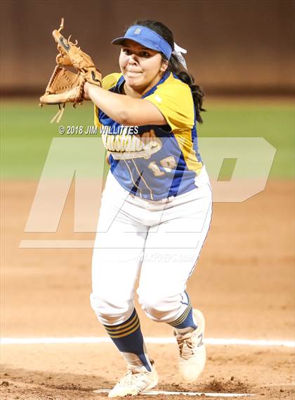 Thumbnail 2 in Sahuarita vs. Winslow (AIA 3A Final) photogallery.