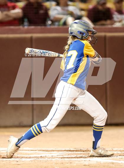 Thumbnail 1 in Sahuarita vs. Winslow (AIA 3A Final) photogallery.