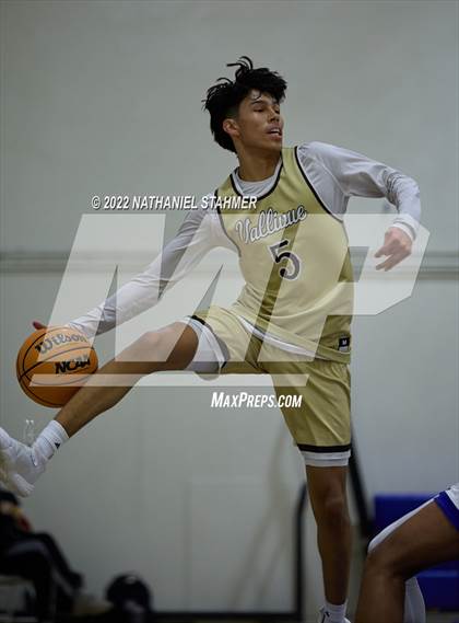 Thumbnail 2 in Vallivue vs. Western Christian (The Classic @ Damien) photogallery.