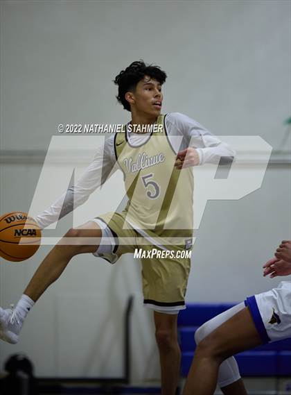 Thumbnail 1 in Vallivue vs. Western Christian (The Classic @ Damien) photogallery.