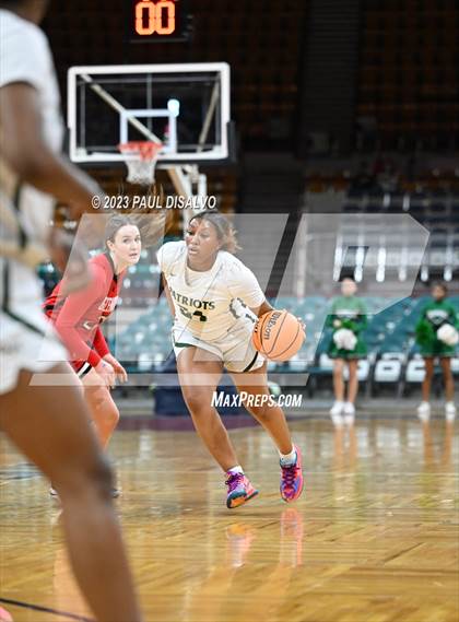Thumbnail 2 in Glenwood Springs vs. George Washington (CHSAA 5A Great 8) photogallery.