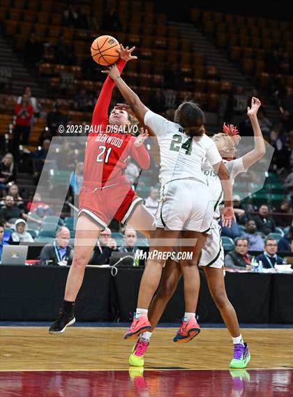 Thumbnail 2 in Glenwood Springs vs. George Washington (CHSAA 5A Great 8) photogallery.