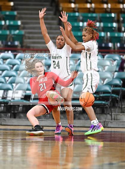 Thumbnail 2 in Glenwood Springs vs. George Washington (CHSAA 5A Great 8) photogallery.