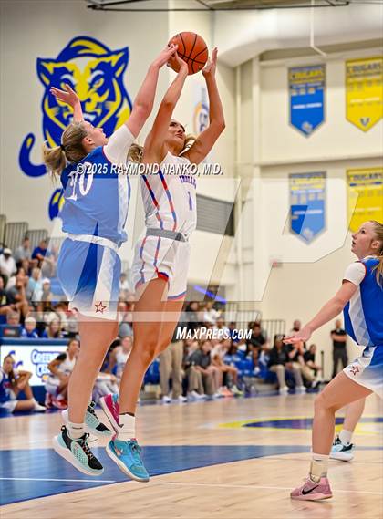 Thumbnail 1 in Indiana All-Stars (Junior vs Senior) photogallery.