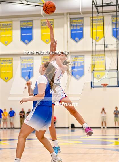 Thumbnail 3 in Indiana All-Stars (Junior vs Senior) photogallery.