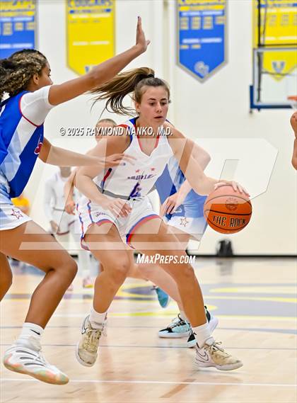 Thumbnail 2 in Indiana All-Stars (Junior vs Senior) photogallery.