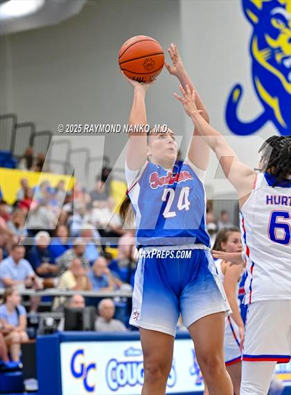 Thumbnail 1 in Indiana All-Stars (Junior vs Senior) photogallery.