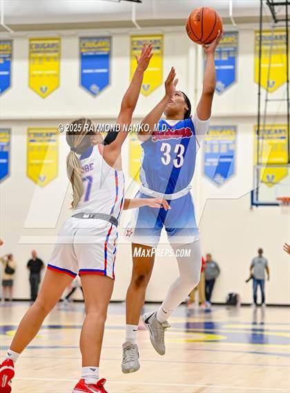 Thumbnail 3 in Indiana All-Stars (Junior vs Senior) photogallery.