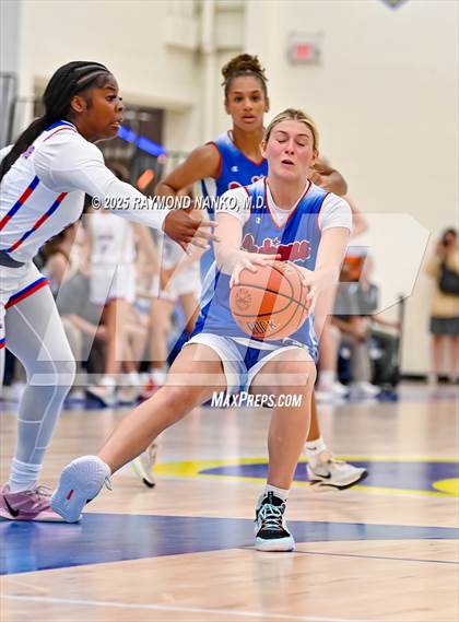 Thumbnail 2 in Indiana All-Stars (Junior vs Senior) photogallery.