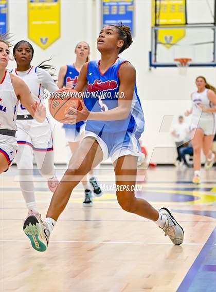 Thumbnail 2 in Indiana All-Stars (Junior vs Senior) photogallery.