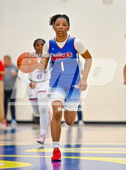 Thumbnail 3 in Indiana All-Stars (Junior vs Senior) photogallery.