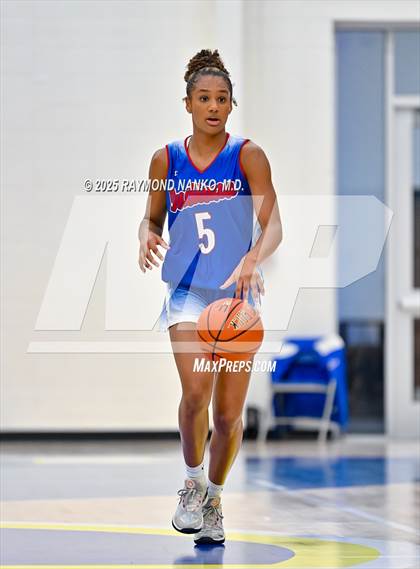 Thumbnail 1 in Indiana All-Stars (Junior vs Senior) photogallery.
