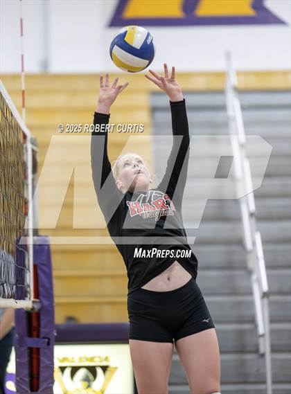 Thumbnail 2 in JV: Hart @ Valencia photogallery.
