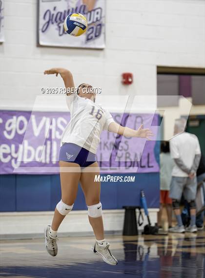 Thumbnail 2 in JV: Hart @ Valencia photogallery.