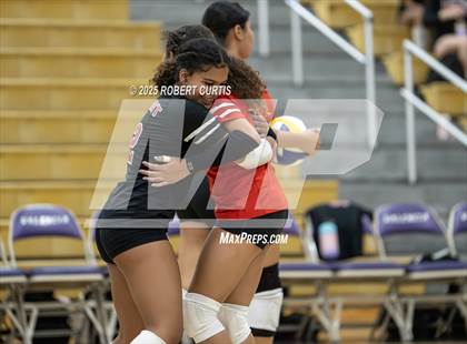 Thumbnail 1 in JV: Hart @ Valencia photogallery.