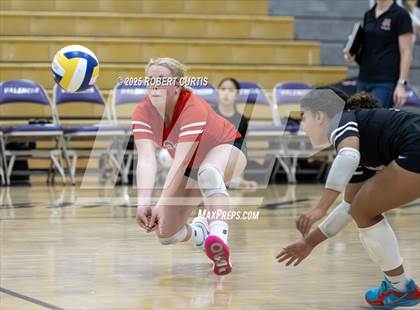 Thumbnail 2 in JV: Hart @ Valencia photogallery.