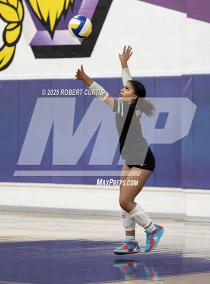 Thumbnail 3 in JV: Hart @ Valencia photogallery.