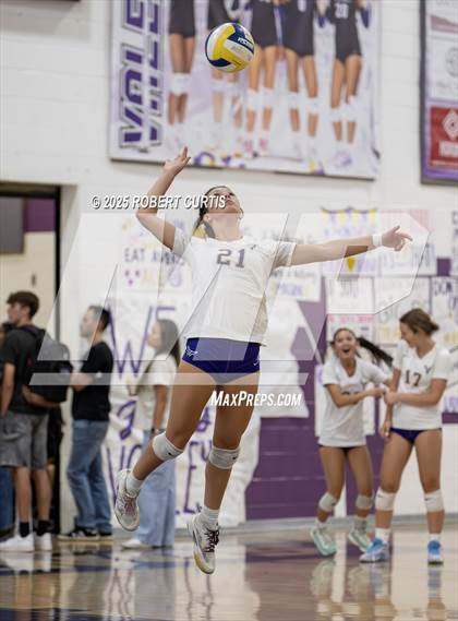 Thumbnail 3 in JV: Hart @ Valencia photogallery.