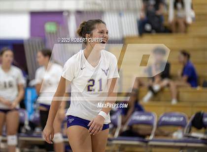 Thumbnail 2 in JV: Hart @ Valencia photogallery.
