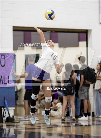 Thumbnail 1 in JV: Hart @ Valencia photogallery.