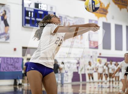 Thumbnail 3 in JV: Hart @ Valencia photogallery.