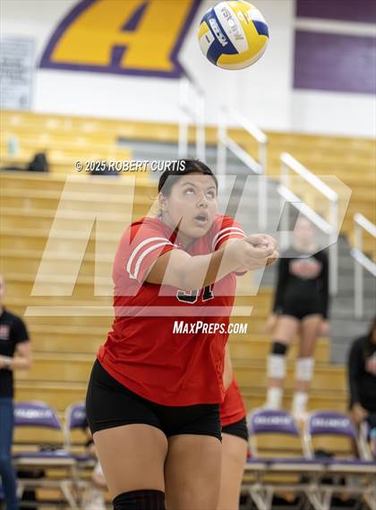 Thumbnail 2 in JV: Hart @ Valencia photogallery.