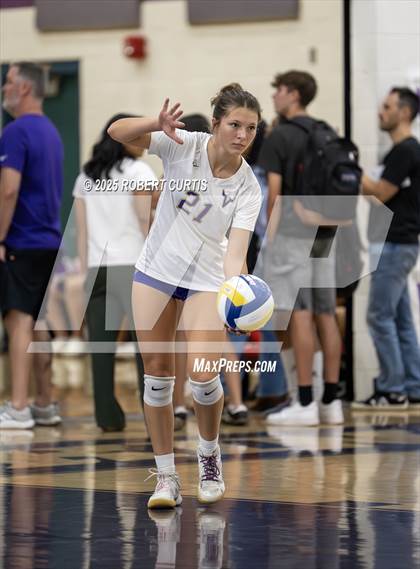Thumbnail 2 in JV: Hart @ Valencia photogallery.
