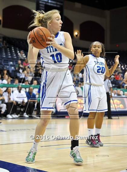 Thumbnail 1 in La Costa Canyon vs Eastlake (CIF SDS D1 Final) photogallery.