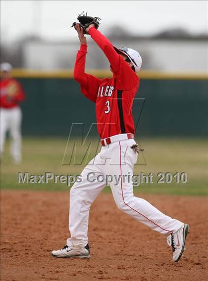 Thumbnail 3 in Midland Christian vs Lake Travis (Langerhans Classic) photogallery.