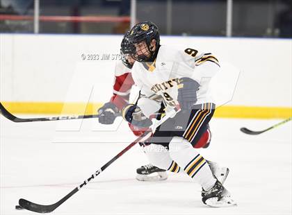 Thumbnail 1 in Trinity-Pawling vs. Dexter Southfield (Lawrence Piatelli Jamboree) photogallery.