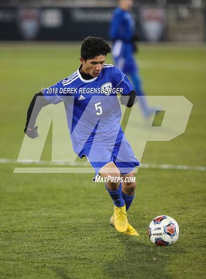 Thumbnail 2 in Arapahoe vs Grandview (5A CHSAA Final) photogallery.