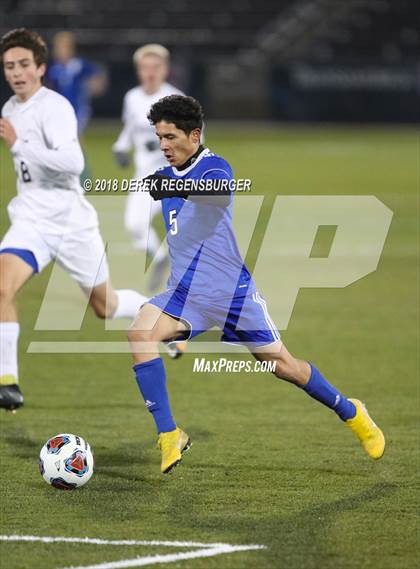 Thumbnail 3 in Arapahoe vs Grandview (5A CHSAA Final) photogallery.