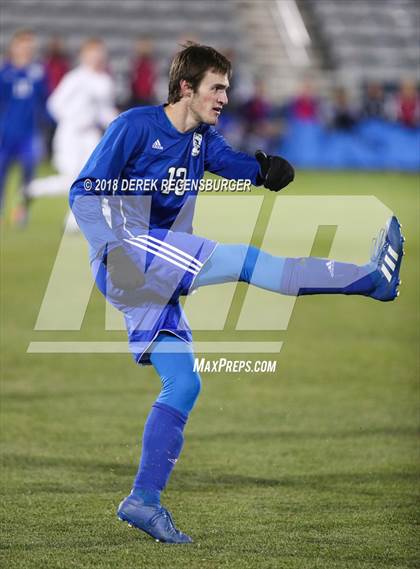 Thumbnail 3 in Arapahoe vs Grandview (5A CHSAA Final) photogallery.