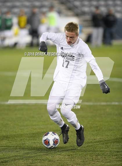 Thumbnail 2 in Arapahoe vs Grandview (5A CHSAA Final) photogallery.