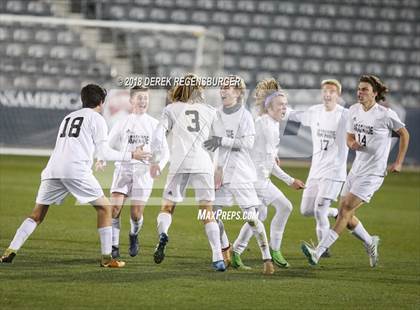 Thumbnail 3 in Arapahoe vs Grandview (5A CHSAA Final) photogallery.