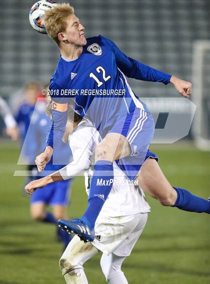 Thumbnail 2 in Arapahoe vs Grandview (5A CHSAA Final) photogallery.