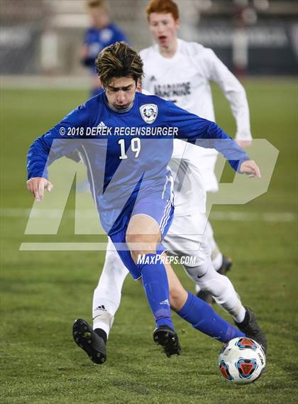 Thumbnail 2 in Arapahoe vs Grandview (5A CHSAA Final) photogallery.