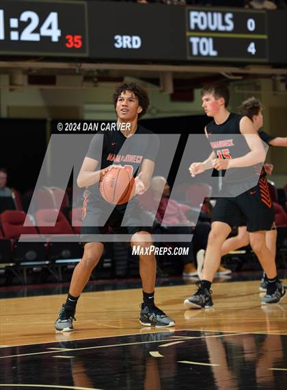 Thumbnail 1 in Yorktown vs. Mamaroneck (Slam Dunk Showcase) photogallery.